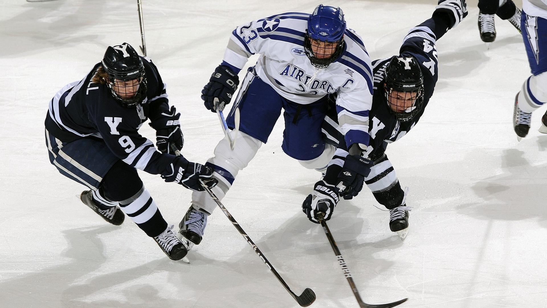 意天空记者，利昂-贝利左腿筋受伤，将缺阵两周，阿斯顿维拉边路告急