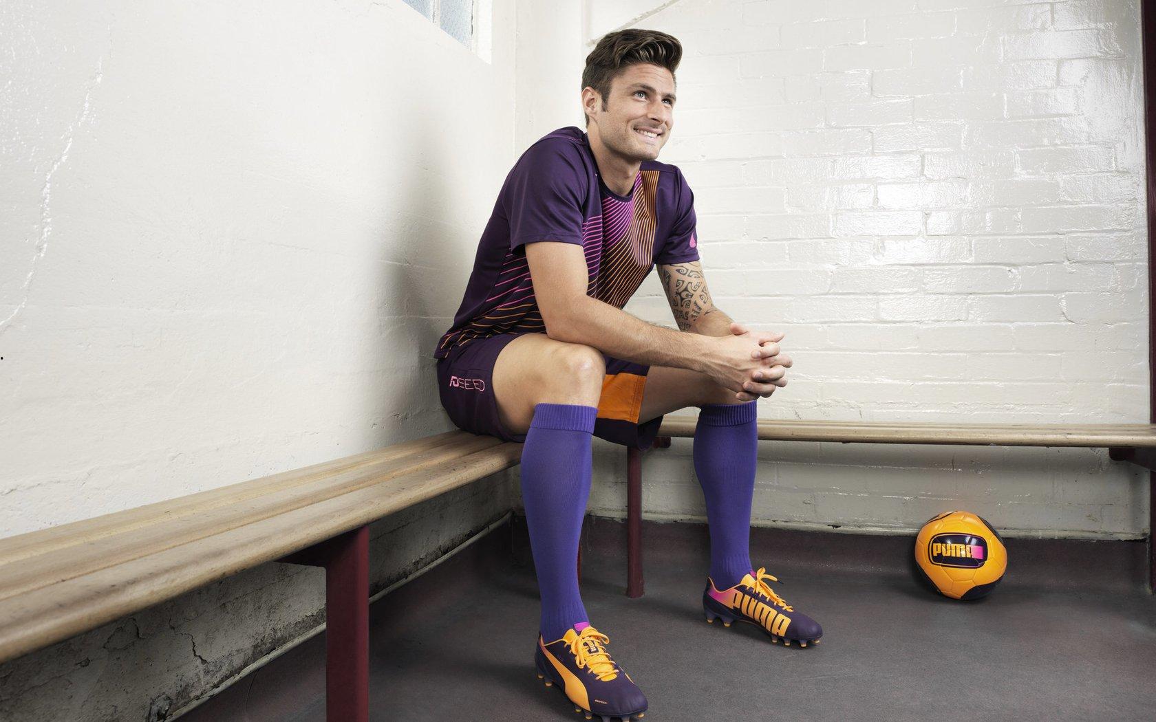 亚马尔助攻再创纪录，德容国家队60场铸就里程碑，巴萨双星闪耀国际赛场